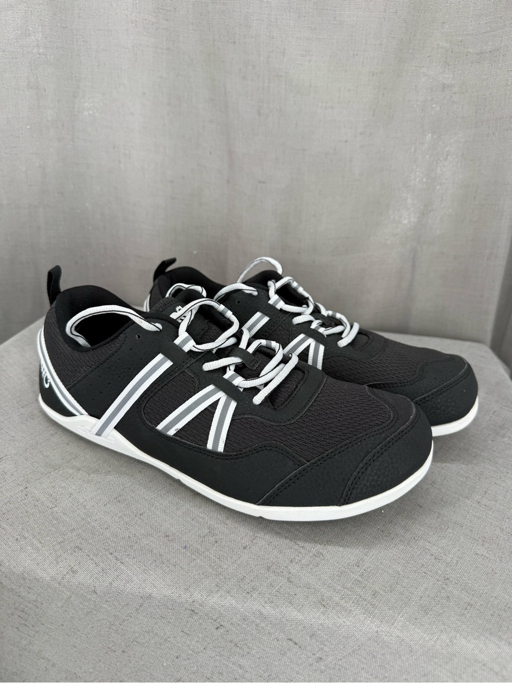 Xero Shoes Men’s Prio Barefoot Minimalist Athletic Sneaker Black White Size 11